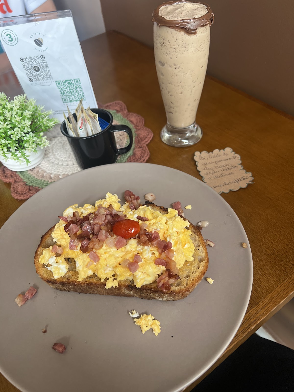 Encantus Café & Bistrô