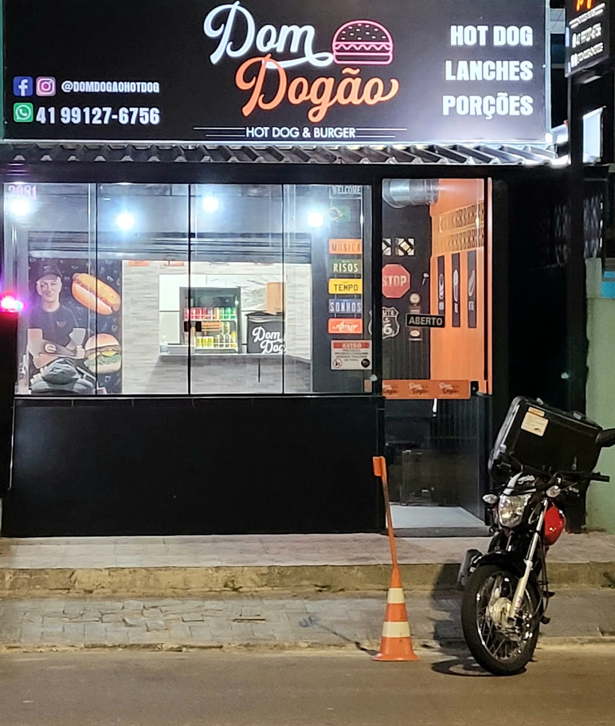 Foto de Dom Dogão Hot Dog & Burger | Cachorro Quente | Sítio Cercado