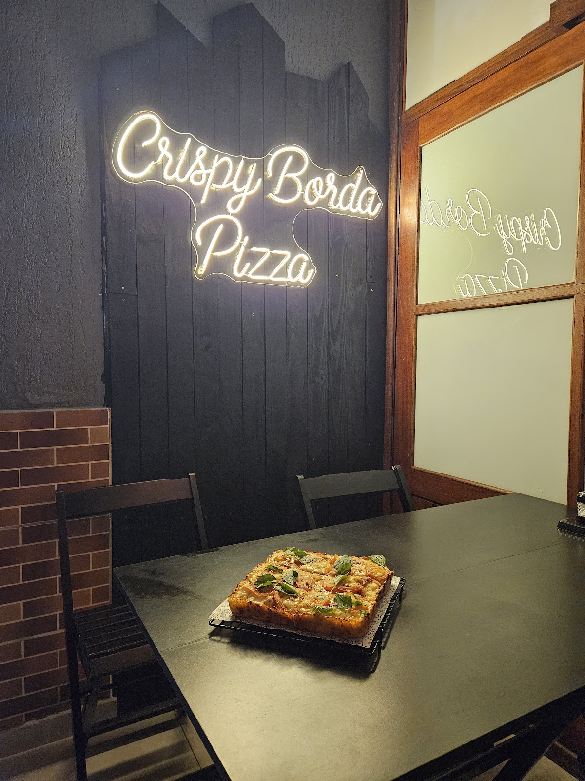 Crispy Borda Pizza