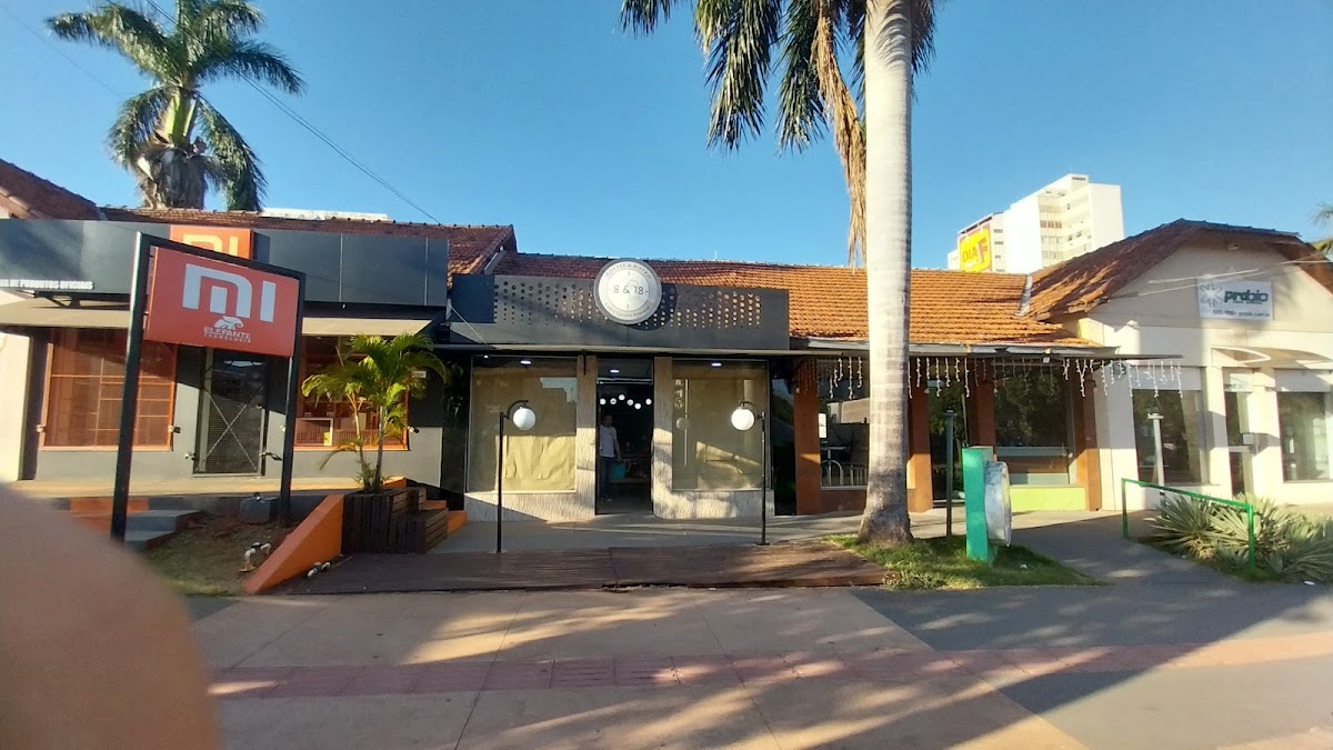 8&18 Coffee & Bistrô
