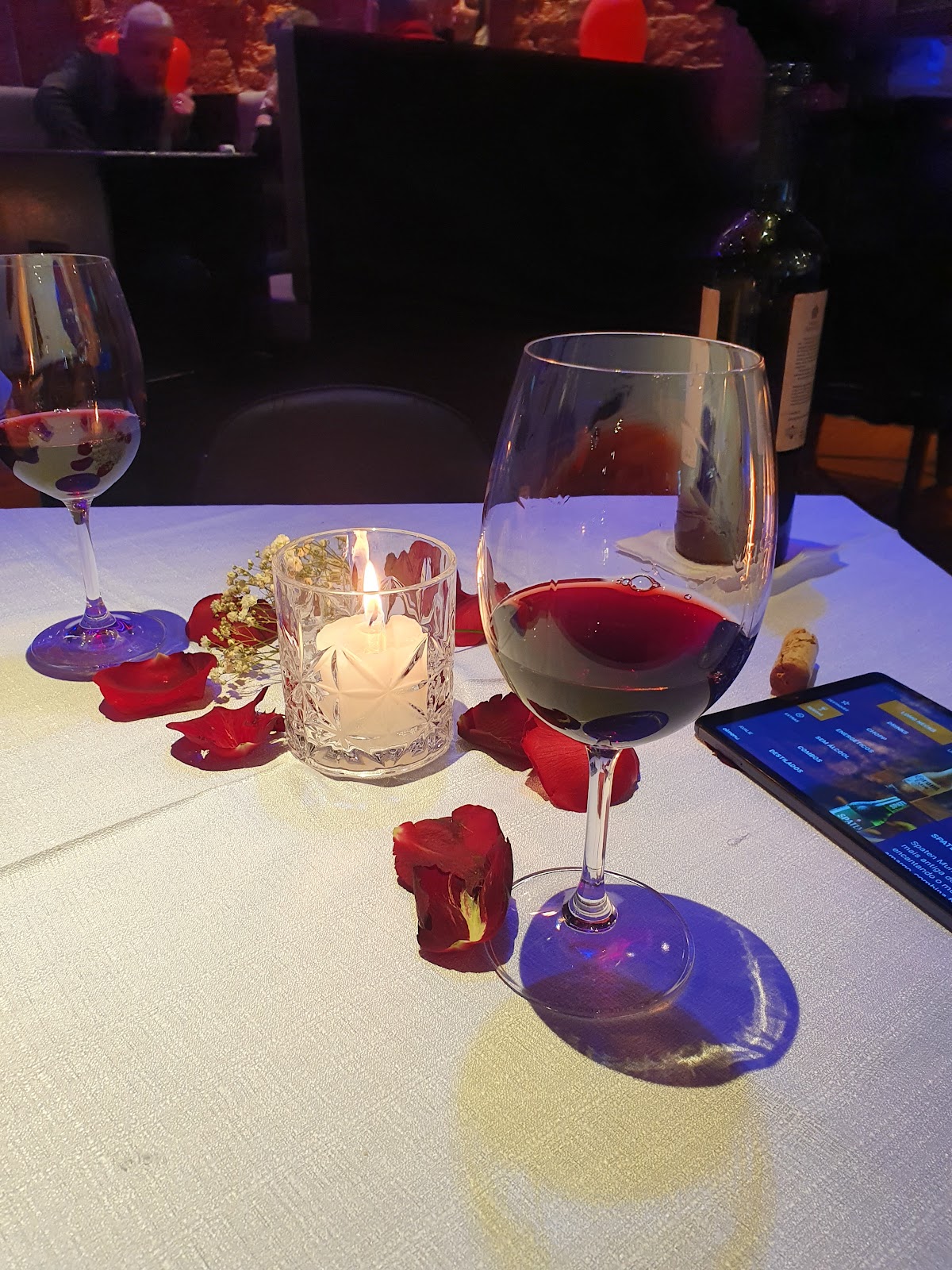 Lux Lounge & Bar