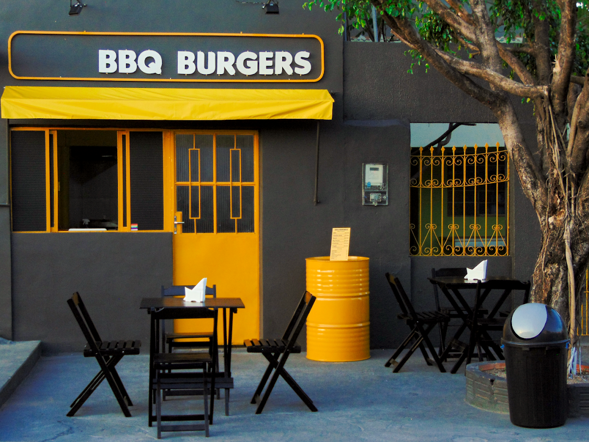 BBQ BURGERS