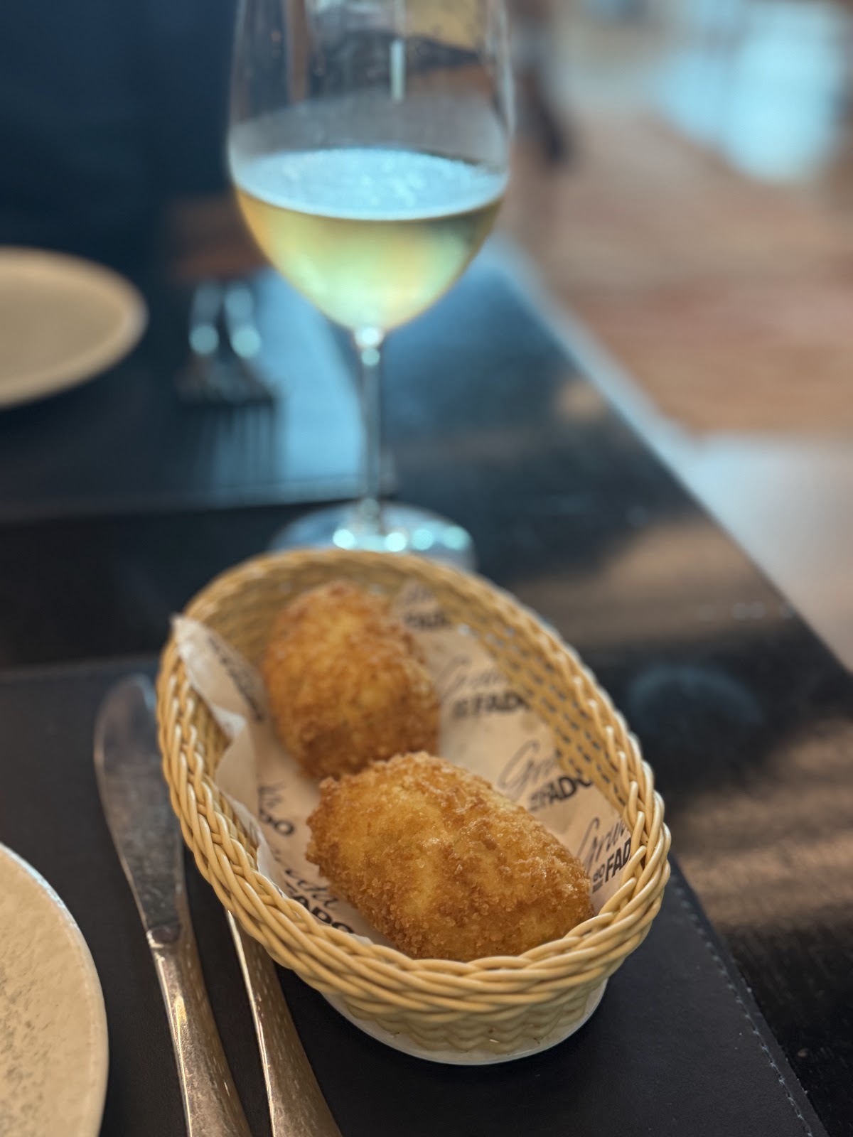 Gruta do Fado: Carnes, Bacalhau, Restaurante Português em Rio de Janeiro