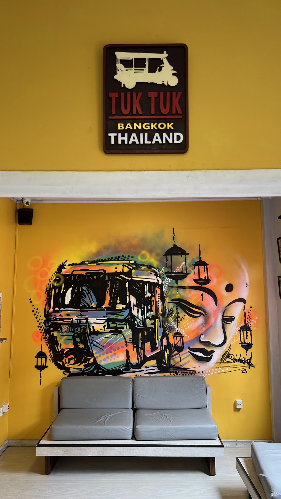 Street Food by Tuk Tuk | Restaurante com Comidas de Rua Asiáticas e Orientais | Almoço e Happy Hour